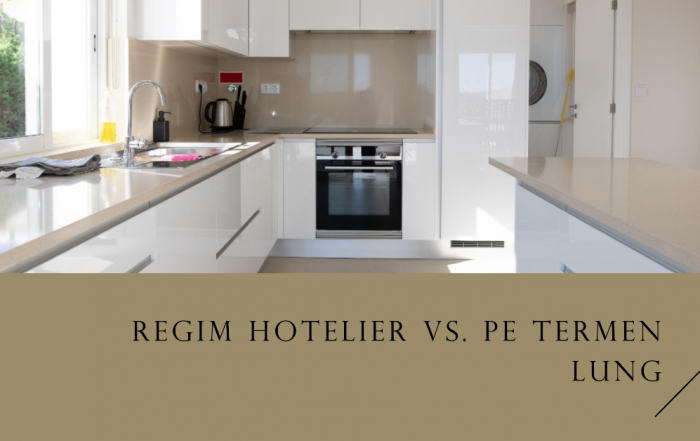 Bucătărie albă cu cuptor încorporat, fierbător și mașină de spălat, cu textul „Regim hotelier vs. pe termen lung”